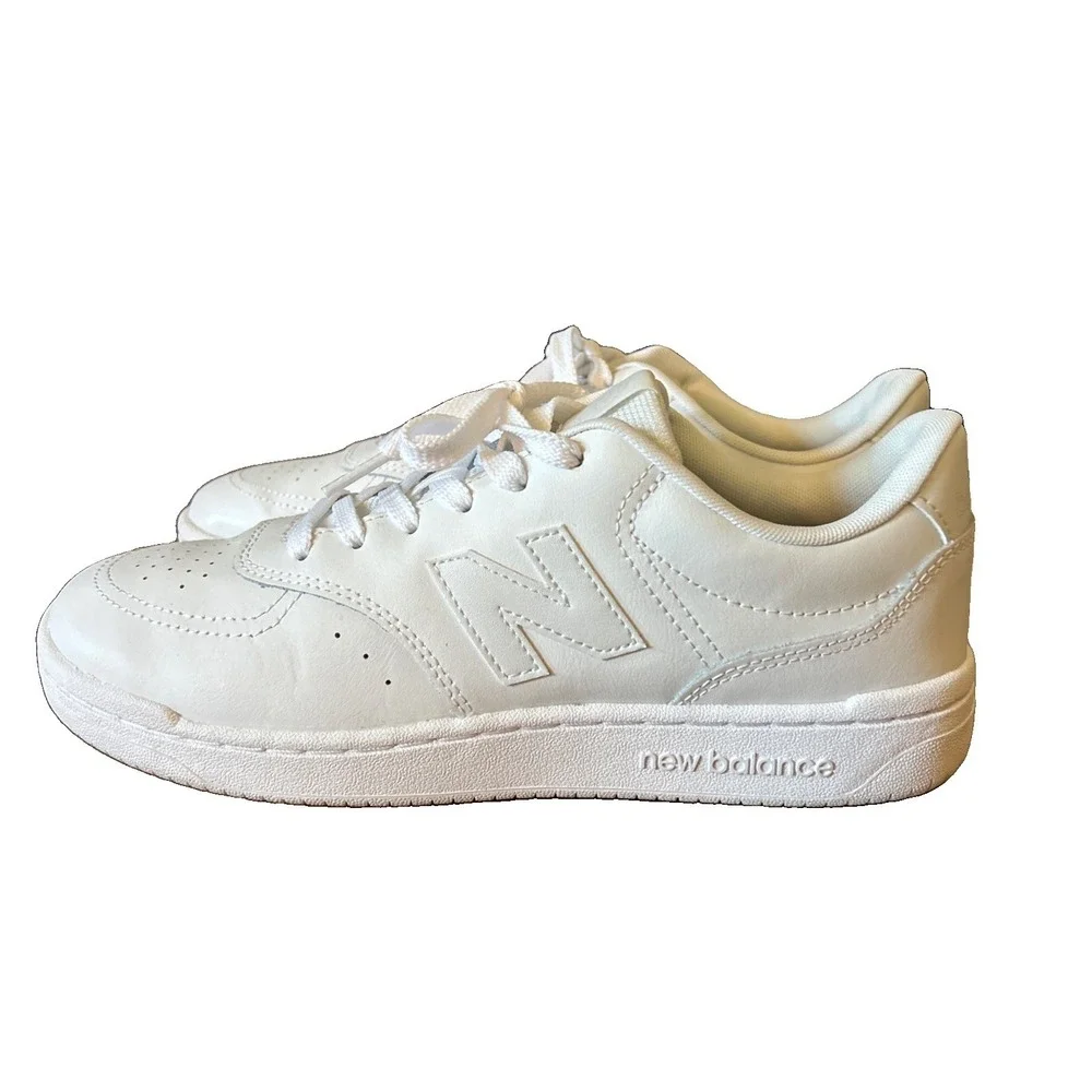 New Balance Women's Size 9.5  Men's Size 8 Lifestyle Shoes White/White